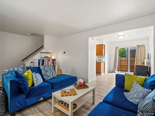 25630 Salem, Roseville, MI 48066