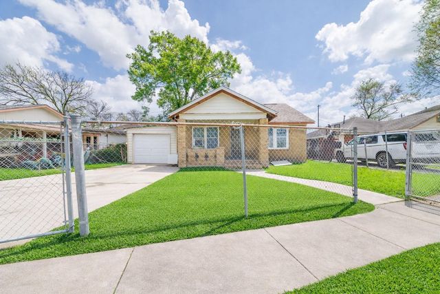 2305 Wilshire Street, Houston, TX 77023