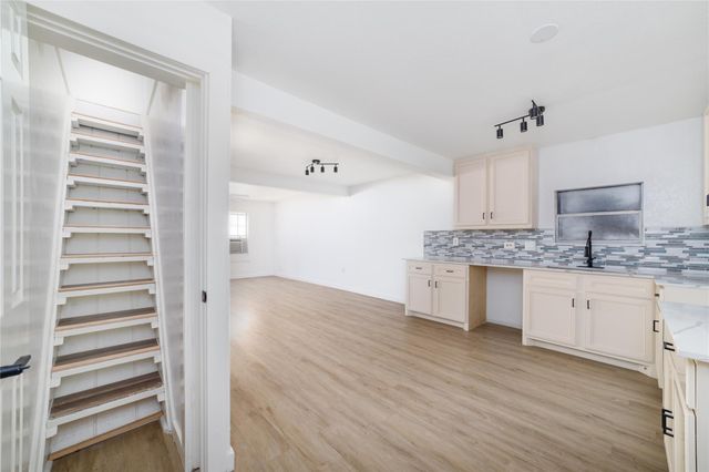 2305 Wilshire Street, Houston, TX 77023