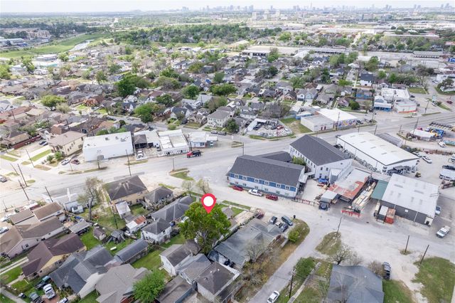 2305 Wilshire Street, Houston, TX 77023
