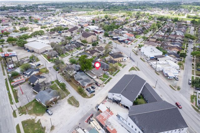 2305 Wilshire Street, Houston, TX 77023