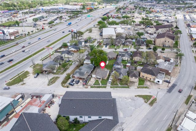 2305 Wilshire Street, Houston, TX 77023
