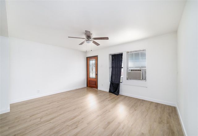 2305 Wilshire Street, Houston, TX 77023