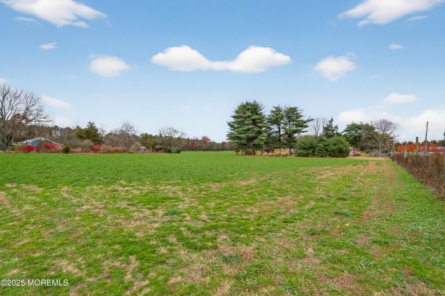 5 Buckalew Lane, New Egypt, NJ 08533