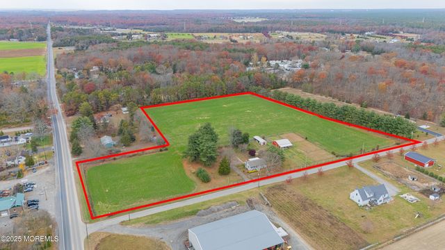 5 Buckalew Lane, New Egypt, NJ 08533