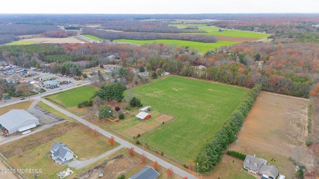 5 Buckalew Lane, New Egypt, NJ 08533