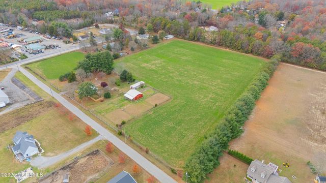 5 Buckalew Lane, New Egypt, NJ 08533