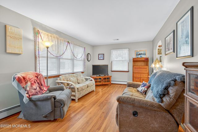 5 Buckalew Lane, New Egypt, NJ 08533