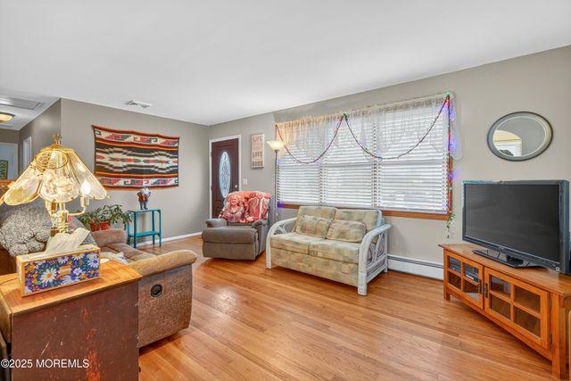 5 Buckalew Lane, New Egypt, NJ 08533