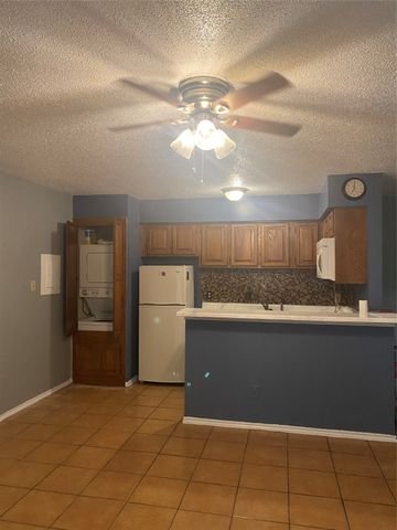 2301 Balsam Drive M304, Arlington, TX 76006