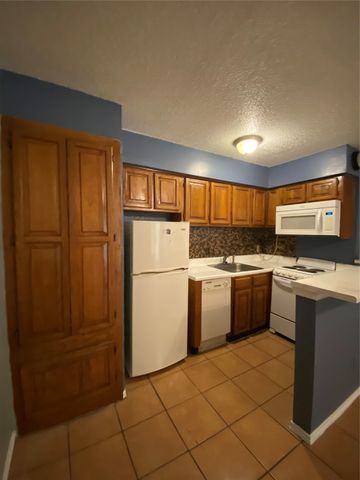 2301 Balsam Drive M304, Arlington, TX 76006