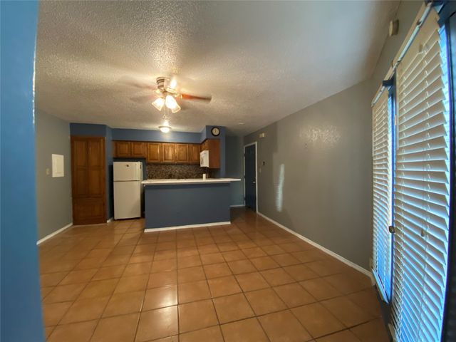 2301 Balsam Drive M304, Arlington, TX 76006