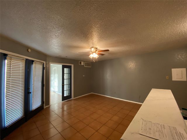 2301 Balsam Drive M304, Arlington, TX 76006