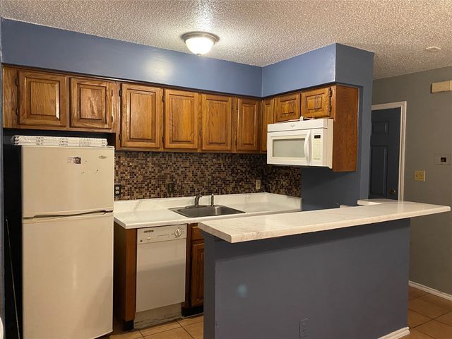 2301 Balsam Drive M304, Arlington, TX 76006