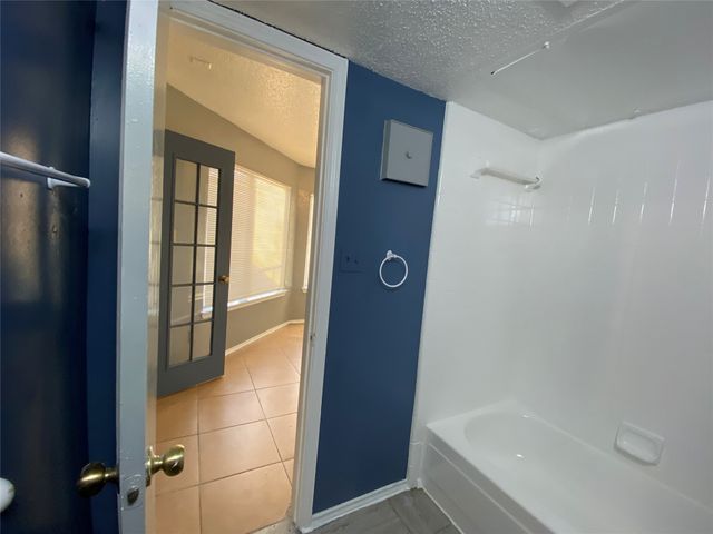 2301 Balsam Drive M304, Arlington, TX 76006