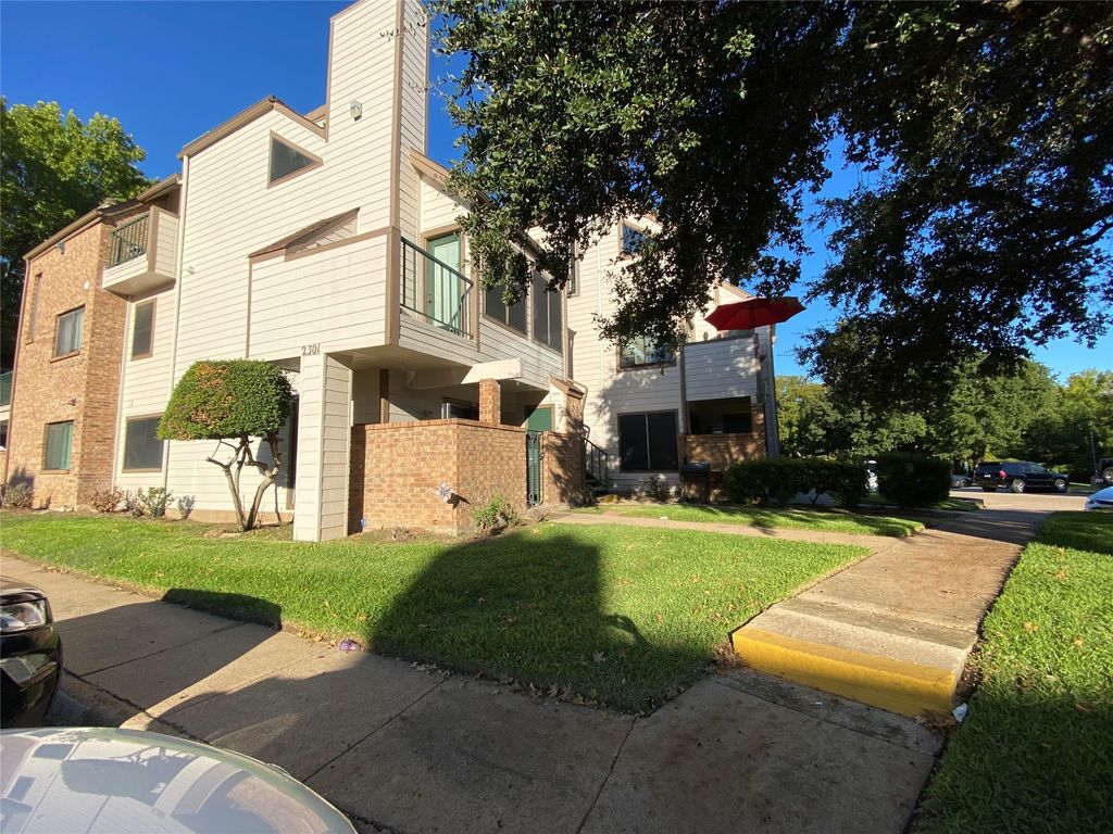 2301 Balsam Drive M304, Arlington, TX 76006