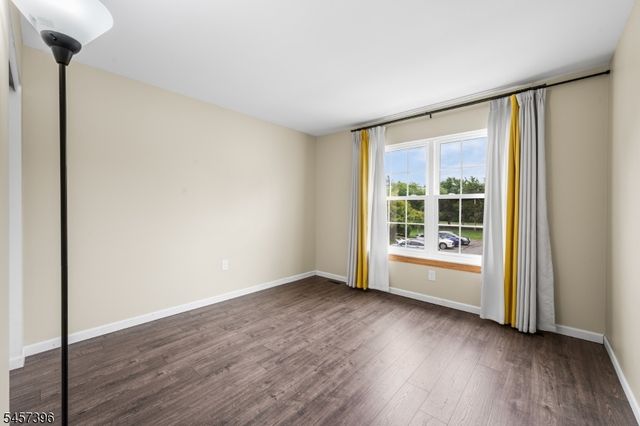 11 Canterbury Cir, Franklin Twp., NJ 08873