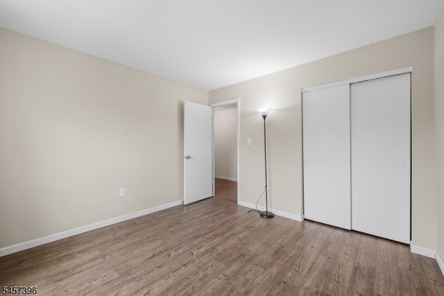 11 Canterbury Cir, Franklin Twp., NJ 08873