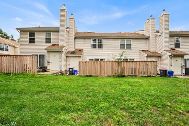 11 Canterbury Cir, Franklin Twp., NJ 08873