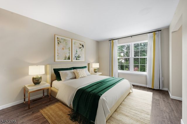 11 Canterbury Cir, Franklin Twp., NJ 08873