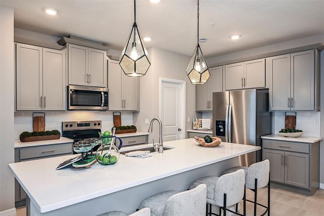 1665 GREENLEAF WOODS COVE, Oviedo, FL 32765