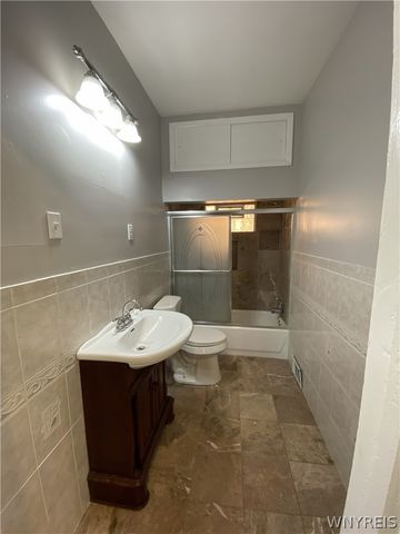 811 Columbus Parkway, Buffalo, NY 14213