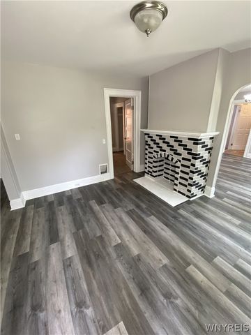 811 Columbus Parkway, Buffalo, NY 14213