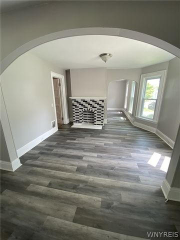811 Columbus Parkway, Buffalo, NY 14213