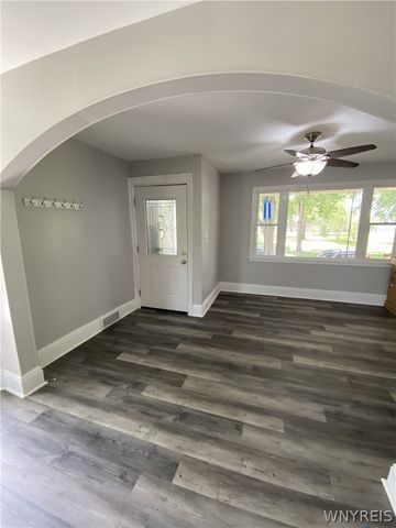 811 Columbus Parkway, Buffalo, NY 14213