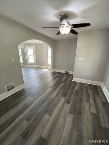 811 Columbus Parkway, Buffalo, NY 14213