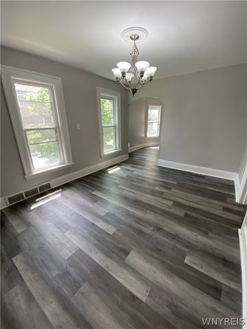 811 Columbus Parkway, Buffalo, NY 14213