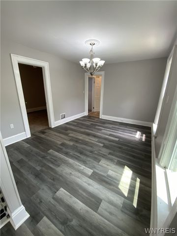 811 Columbus Parkway, Buffalo, NY 14213