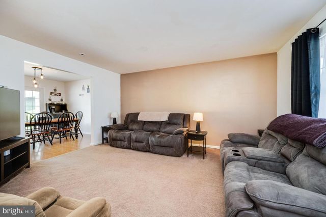 391 SIOUX CT, Reading, PA 19608