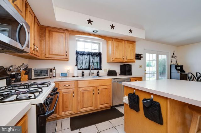 391 SIOUX CT, Reading, PA 19608