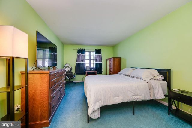 391 SIOUX CT, Reading, PA 19608