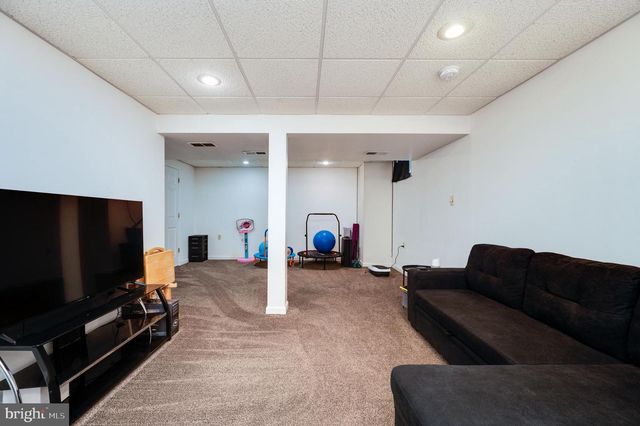 391 SIOUX CT, Reading, PA 19608