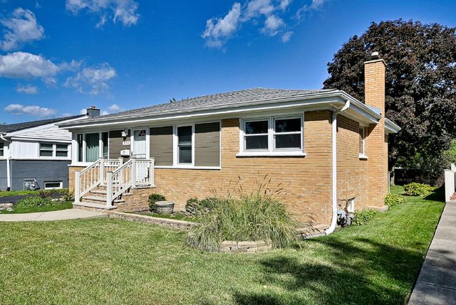 300 Wisconsin Drive, Des Plaines, IL 60016