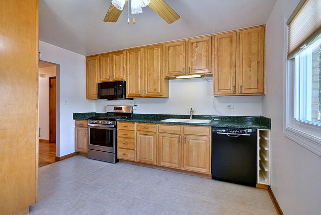 300 Wisconsin Drive, Des Plaines, IL 60016