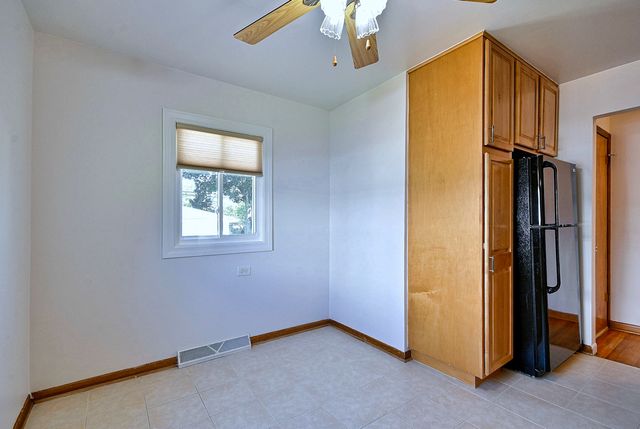 300 Wisconsin Drive, Des Plaines, IL 60016
