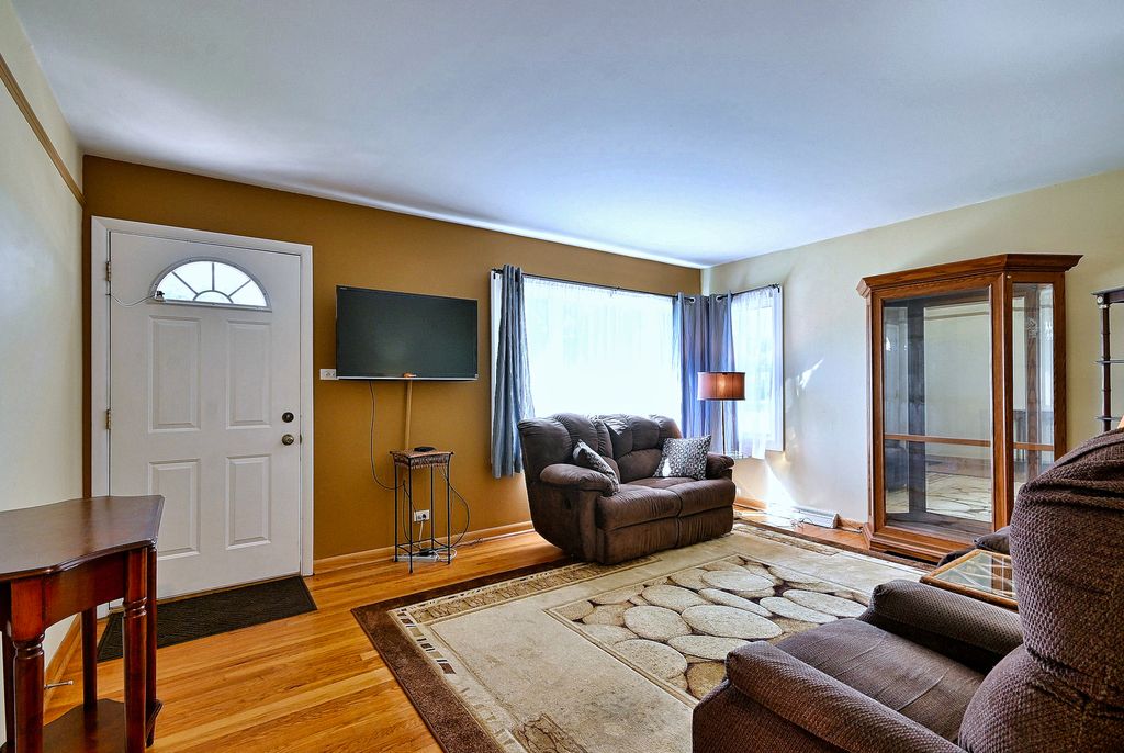 300 Wisconsin Drive, Des Plaines, IL 60016 — photo 4