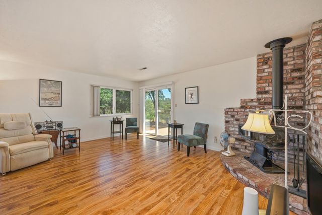 2750 Briarwood Ln, Auburn, CA 95603