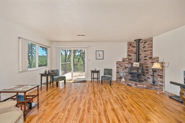 2750 Briarwood Ln, Auburn, CA 95603