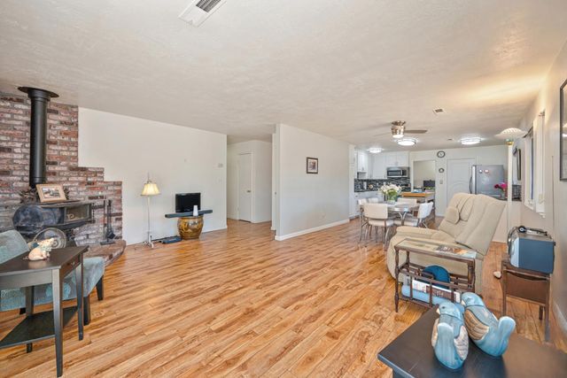 2750 Briarwood Ln, Auburn, CA 95603