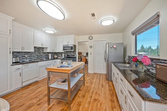 2750 Briarwood Ln, Auburn, CA 95603