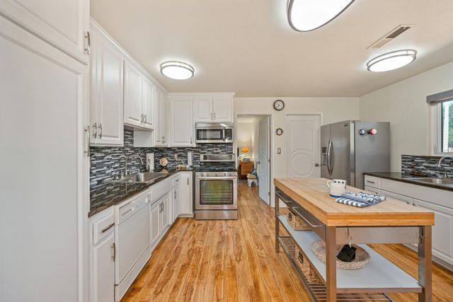 2750 Briarwood Ln, Auburn, CA 95603