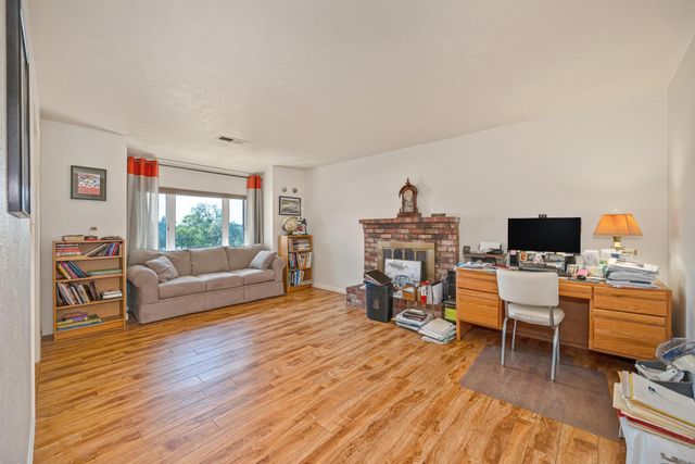2750 Briarwood Ln, Auburn, CA 95603