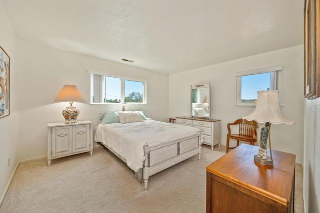 2750 Briarwood Ln, Auburn, CA 95603