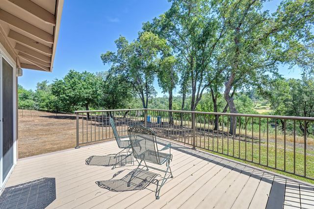 2750 Briarwood Ln, Auburn, CA 95603