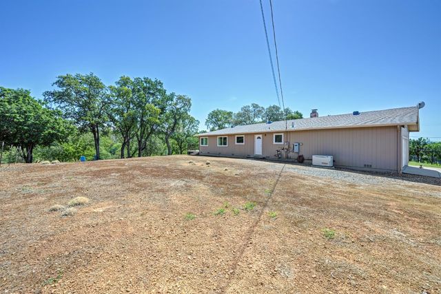 2750 Briarwood Ln, Auburn, CA 95603