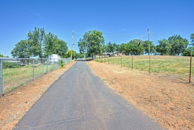 2750 Briarwood Ln, Auburn, CA 95603